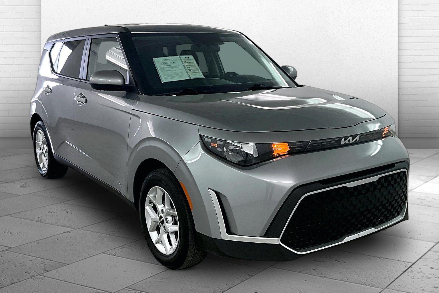  2025 Kia Soul LX FWD   