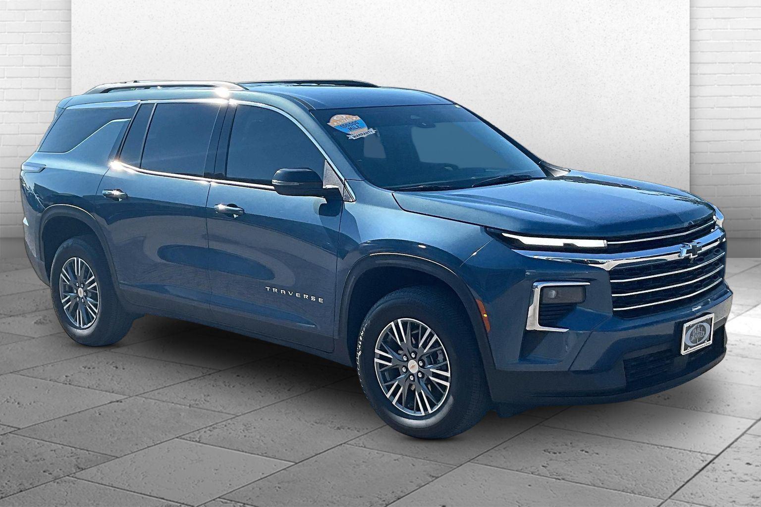 Lakeshore Blue Metallic 2025 Chevrolet Traverse SUV / Crossover Front-Wheel Drive 8-Speed Automatic