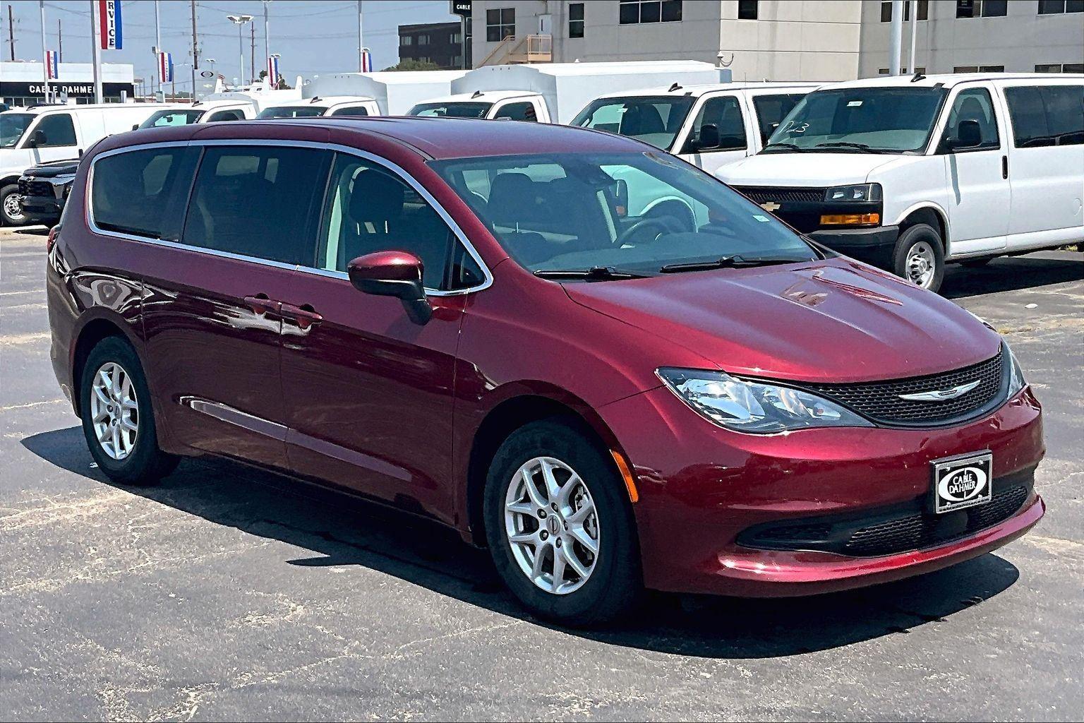 2023 Chrysler Voyager LX FWD