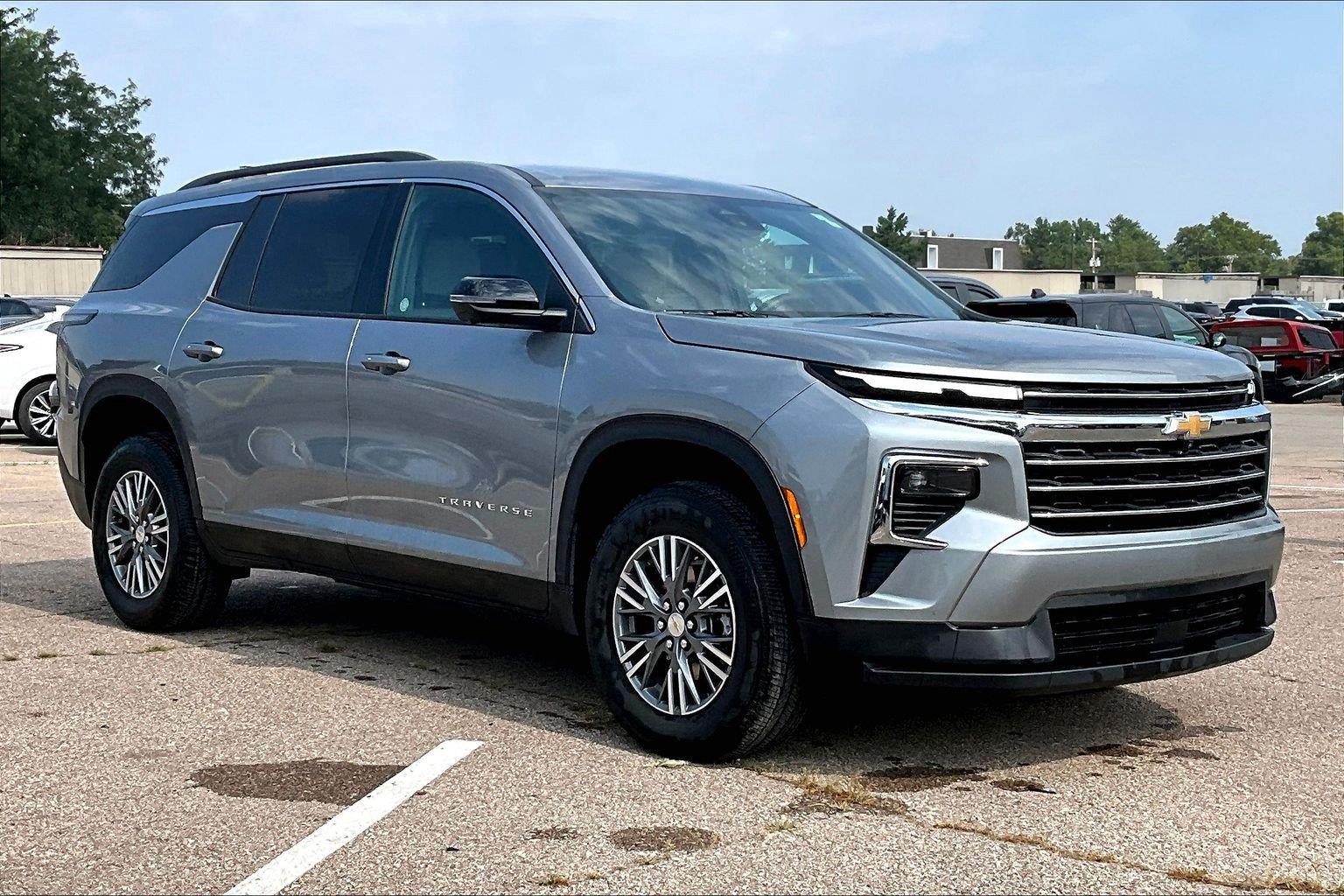 2026 Chevrolet Traverse LT FWD   