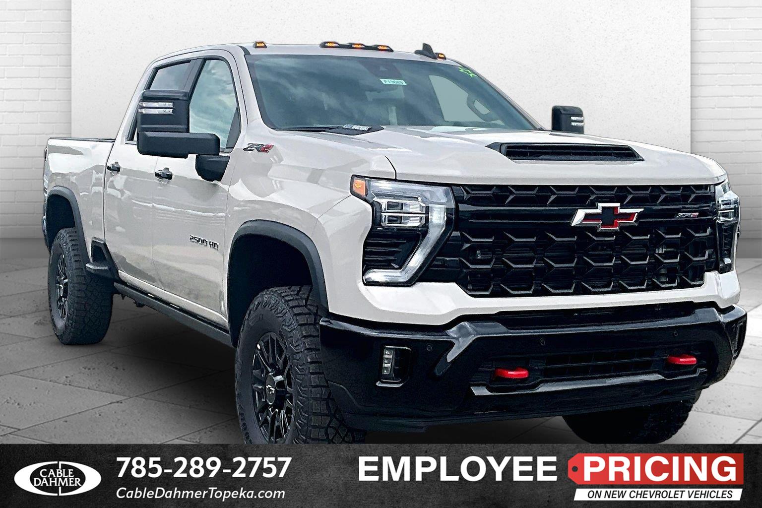 White Sands 2026 Chevrolet Silverado 2500HD Pickup Truck Four-Wheel Drive Automatic