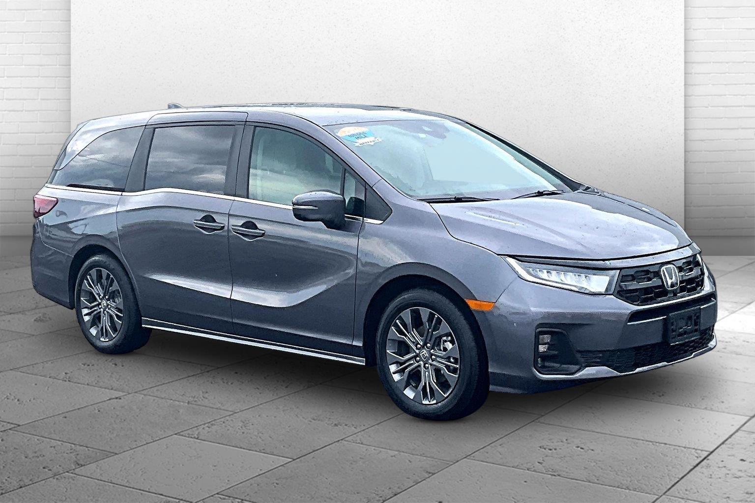2026 Honda Odyssey Touring FWD
