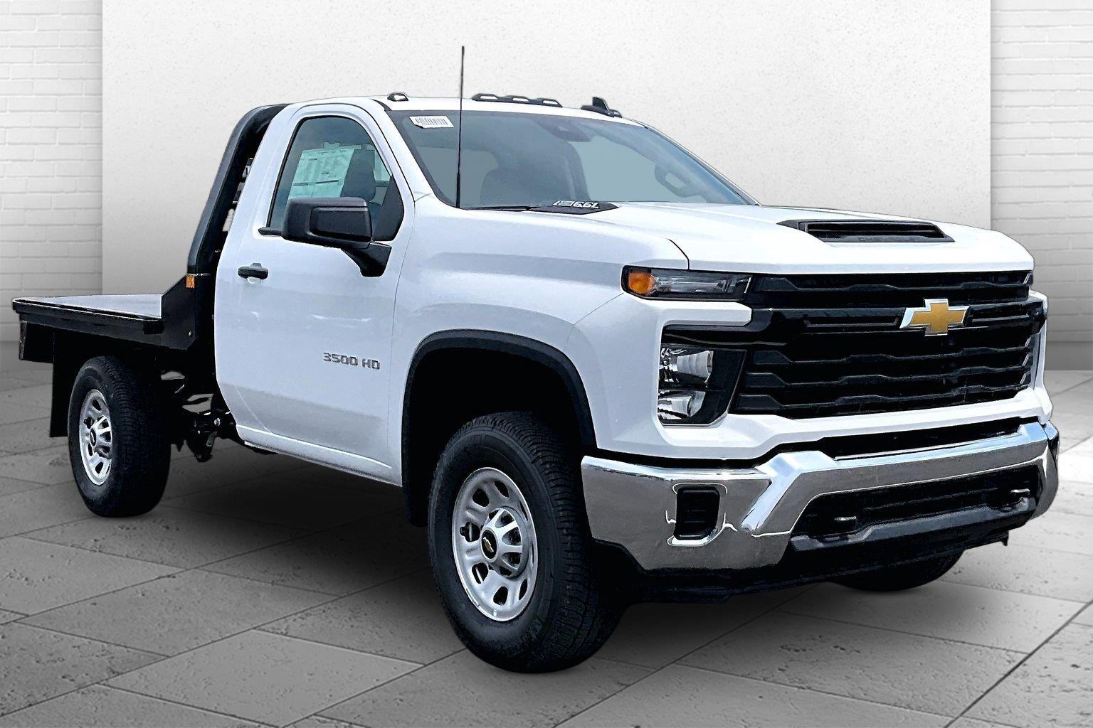Summit White 2026 Chevrolet Silverado 3500HD Pickup Truck Four-Wheel Drive Automatic