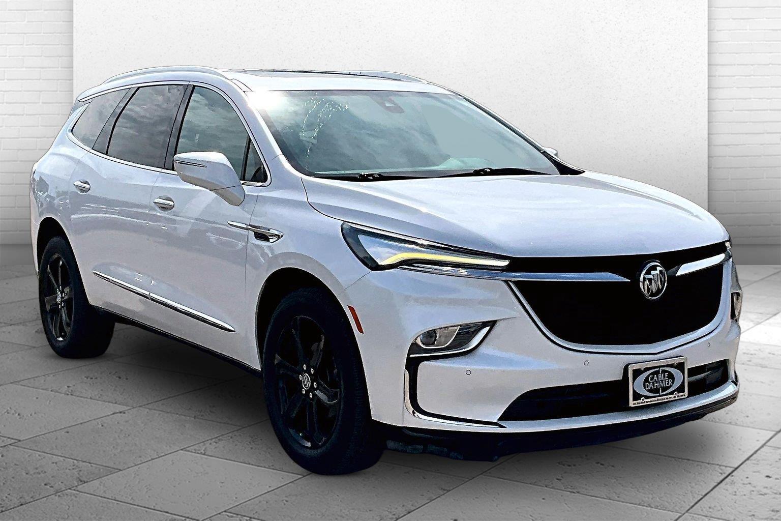  2023 Buick Enclave Essence AWD   