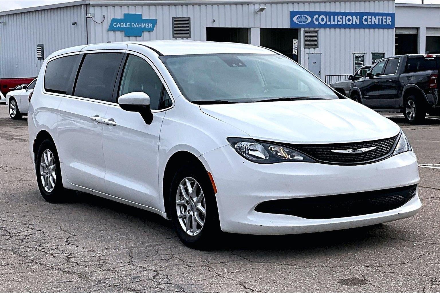 2023 Chrysler Voyager LX FWD
