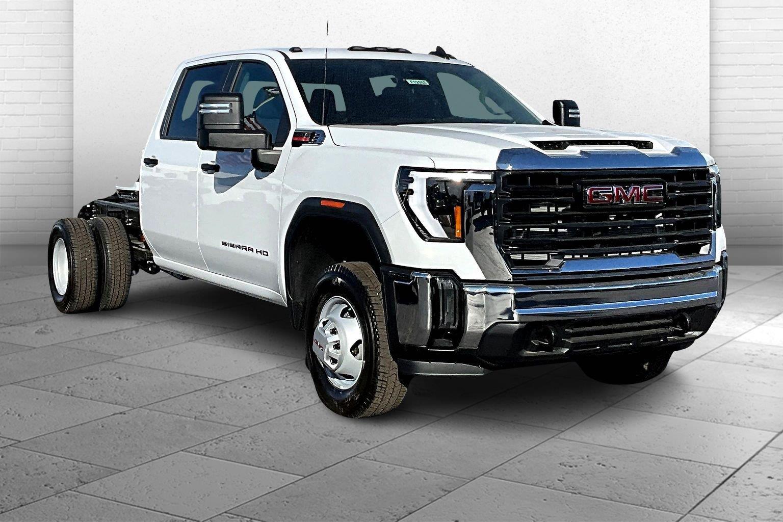 Summit White 2026 GMC Sierra 3500HD Chassis Pickup Truck Four-Wheel Drive Automatic