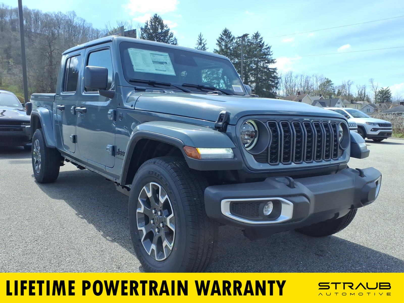 Anvil Clearcoat 2026 Jeep Gladiator Pickup Truck Four-Wheel Drive 8-Speed Automatic