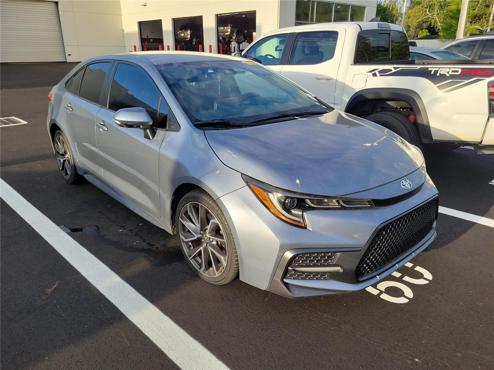 View vehicle photo 4