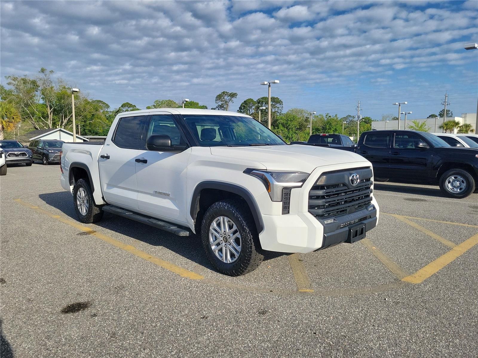 View vehicle photo 4