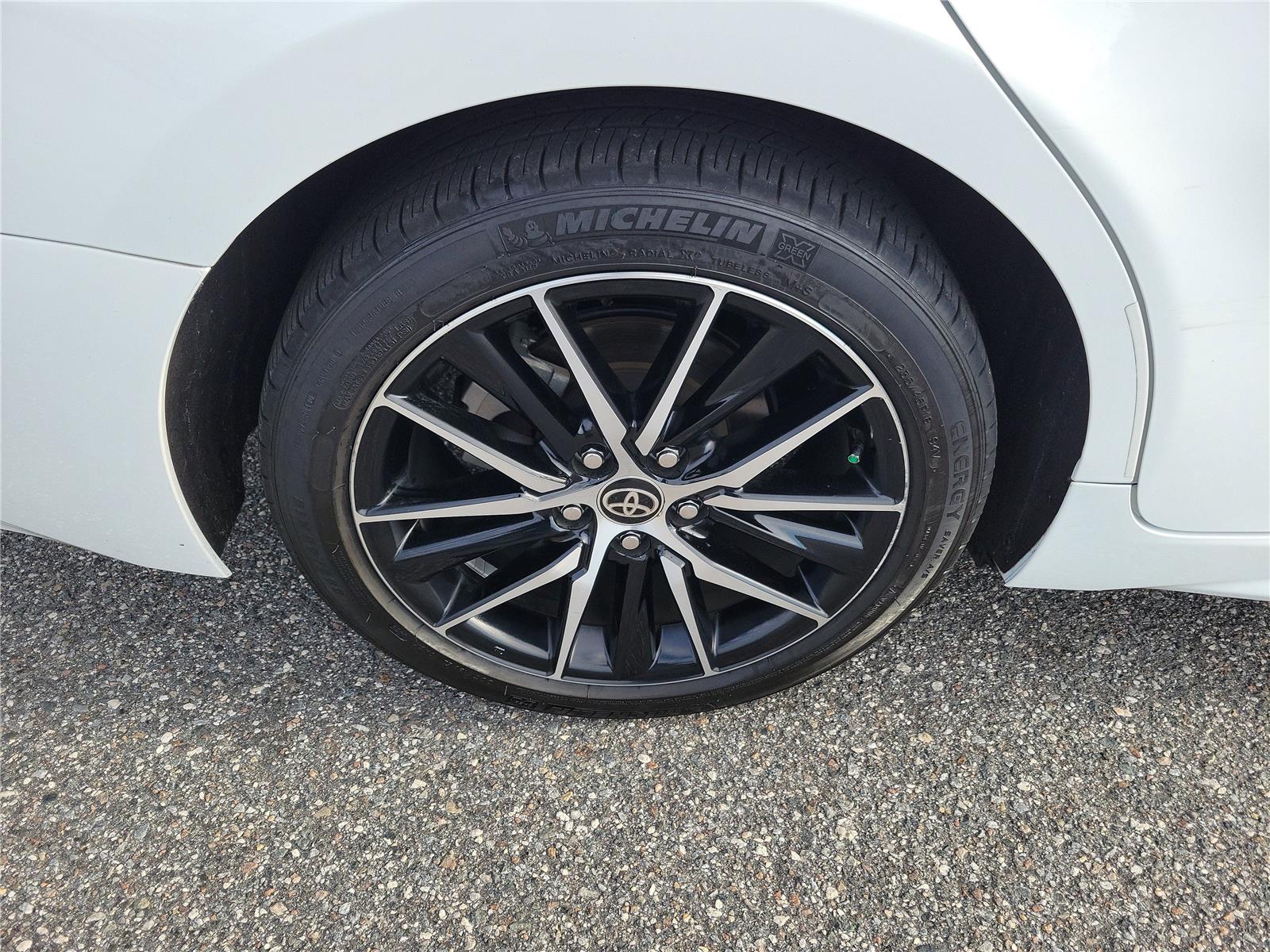 View vehicle photo 7