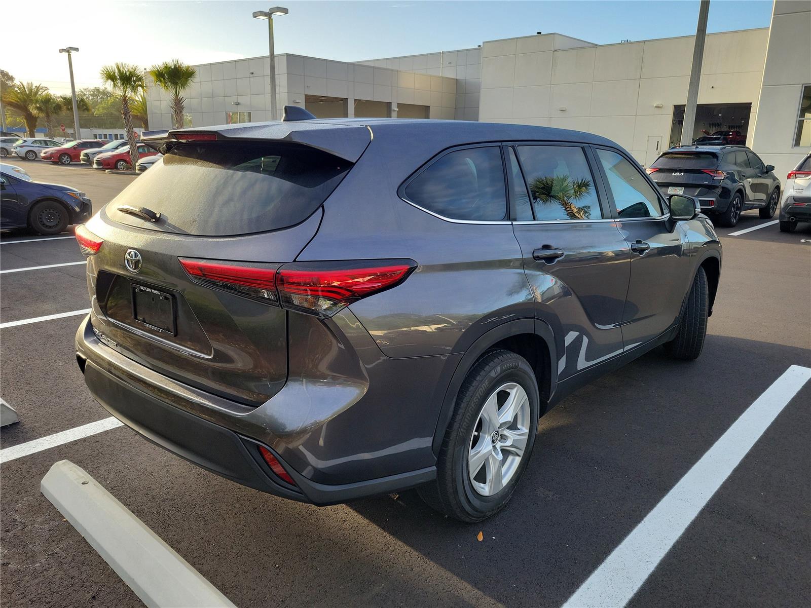 View vehicle photo 3