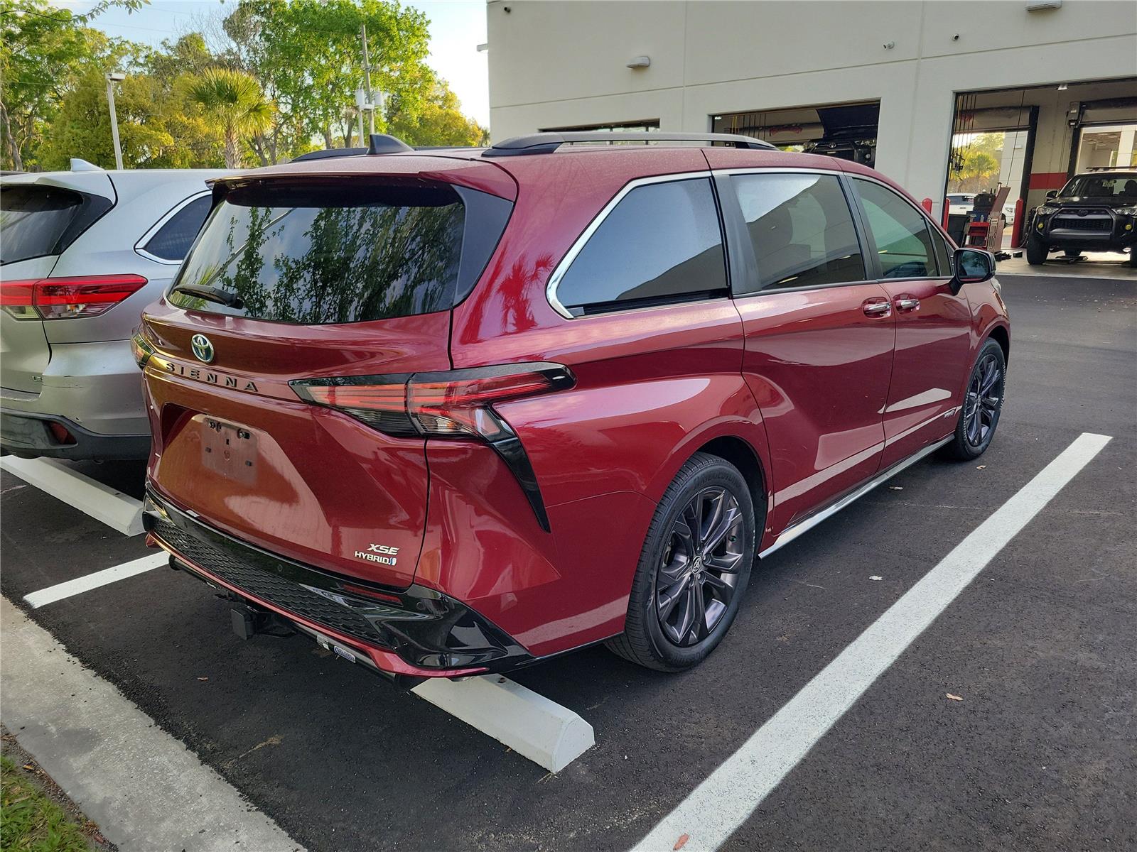 View vehicle photo 3