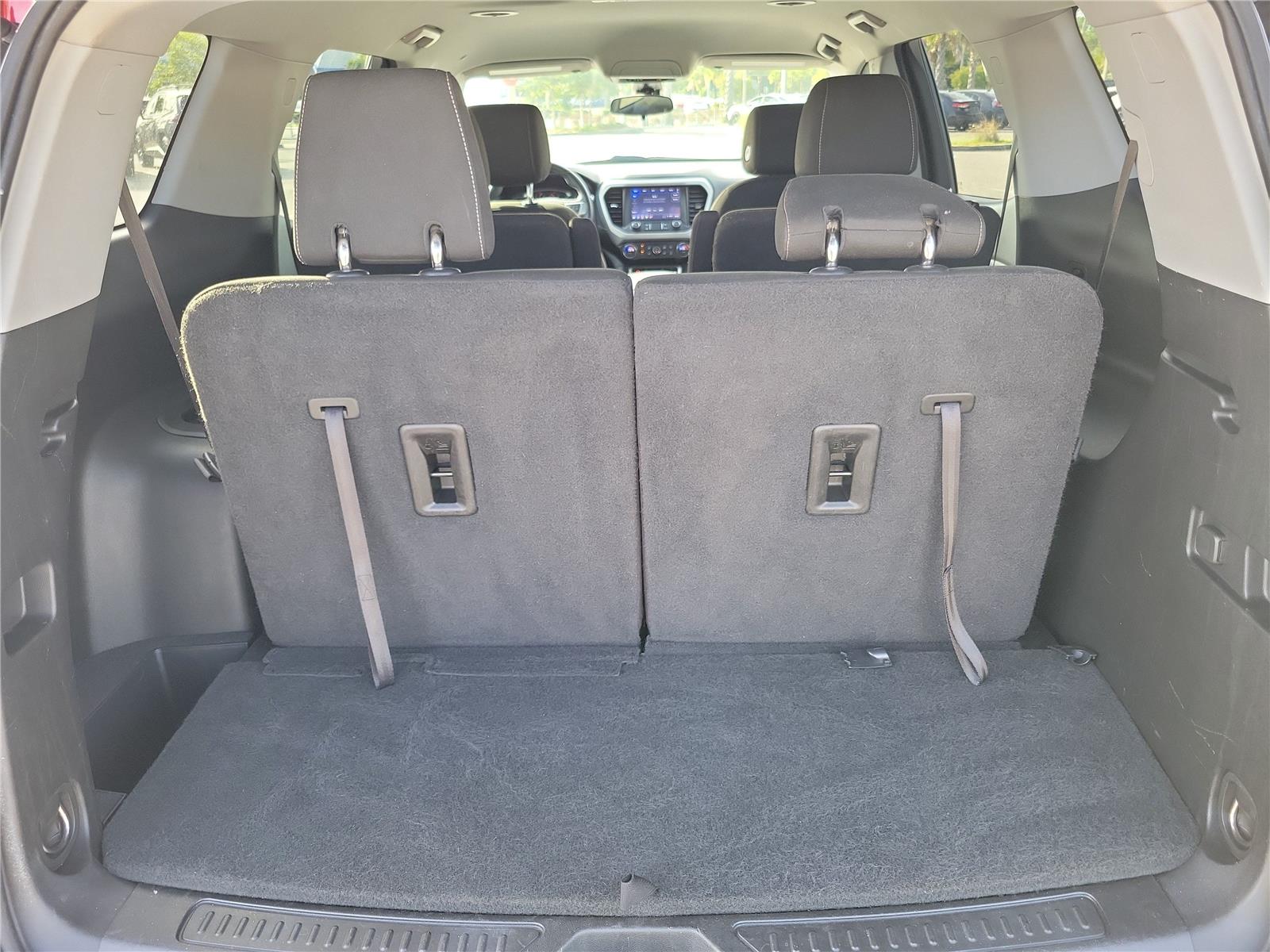 Used 2023 GMC Acadia Sedan