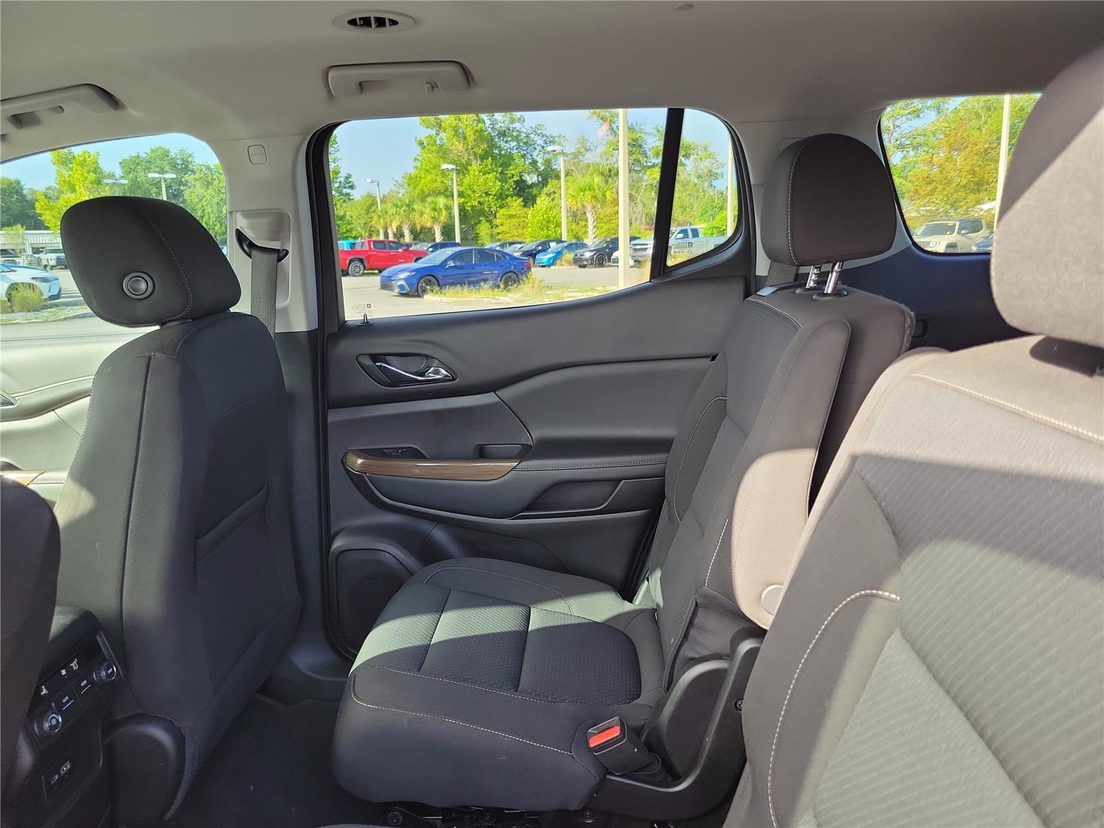 Used 2023 GMC Acadia Sedan