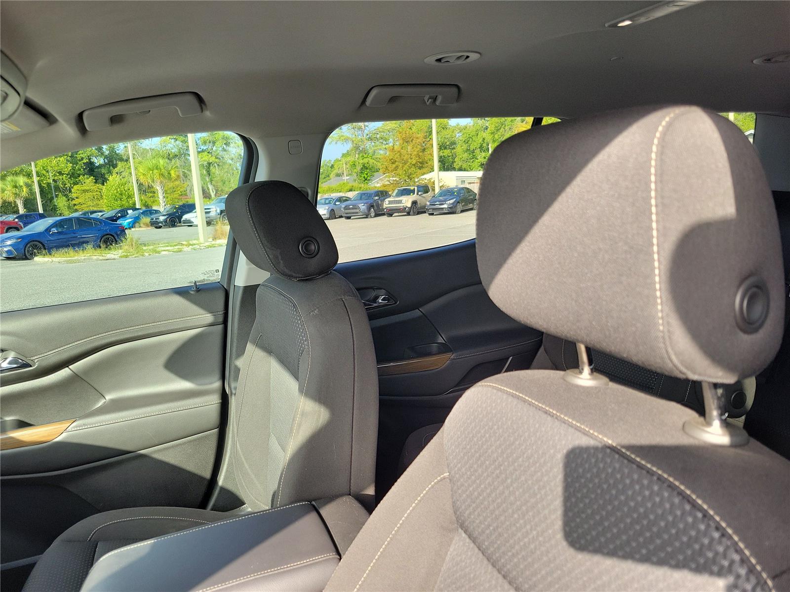 Used 2023 GMC Acadia Sedan