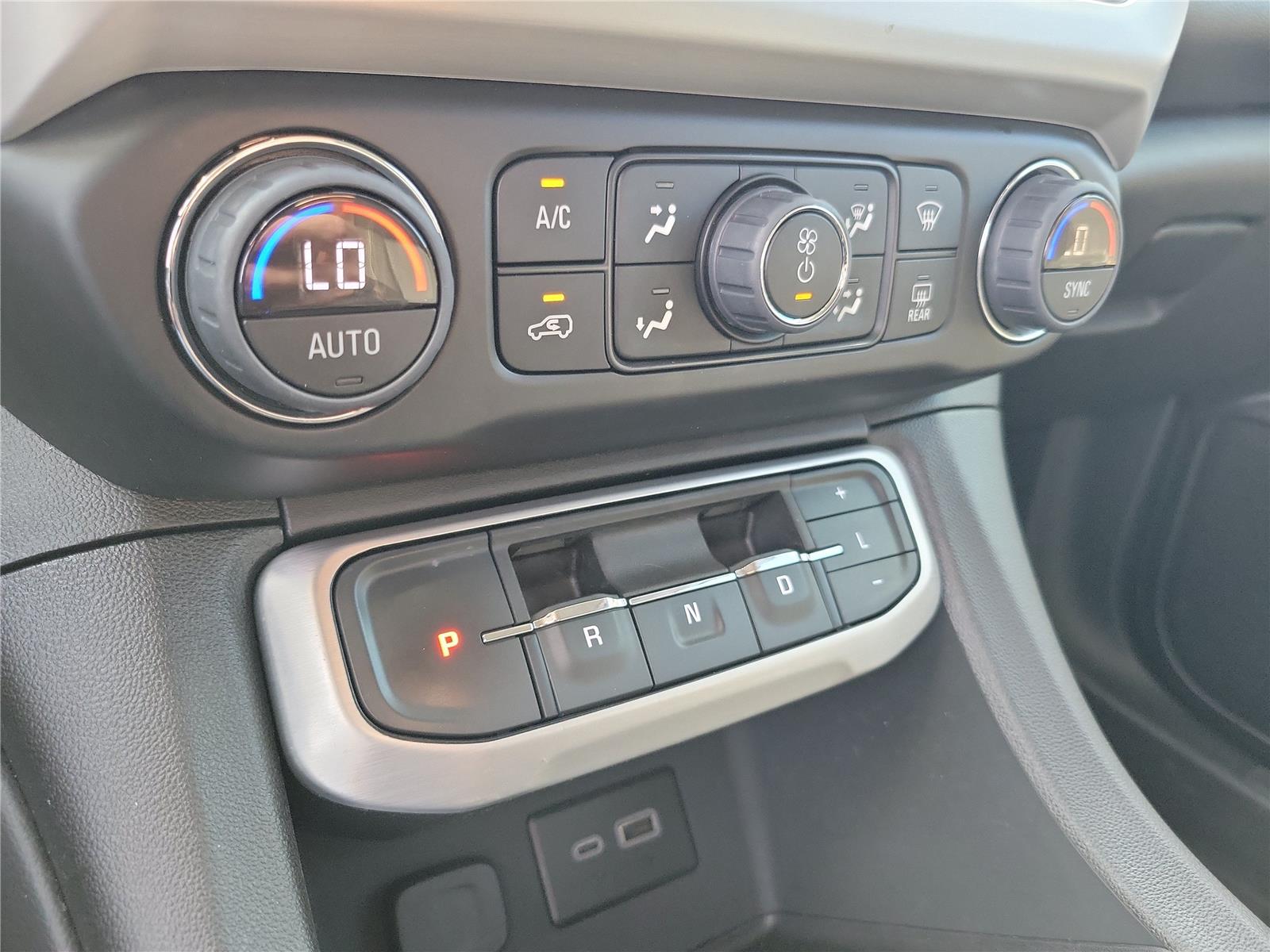 Used 2023 GMC Acadia Sedan