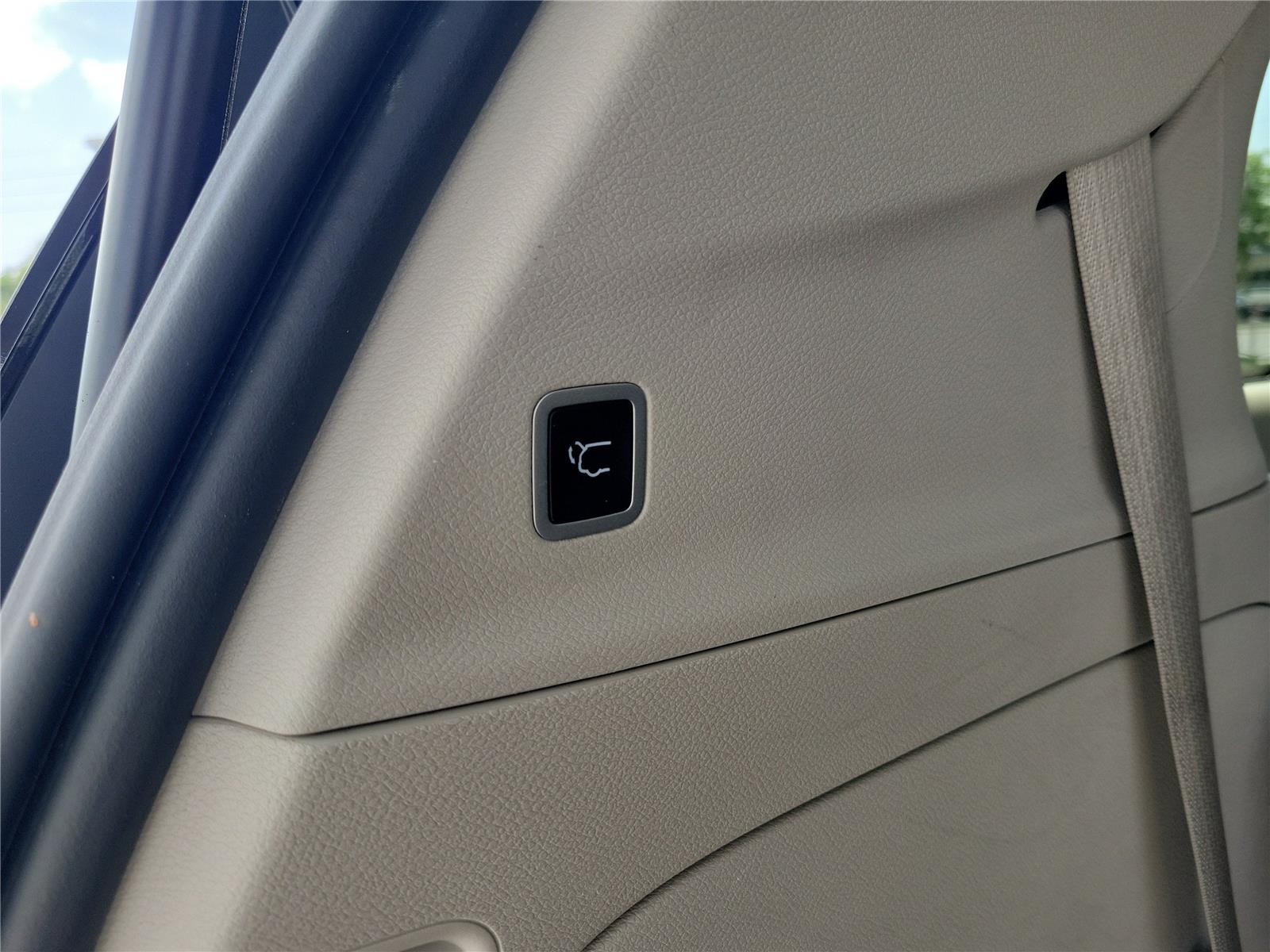 Used 2023 Chrysler Pacifica Van