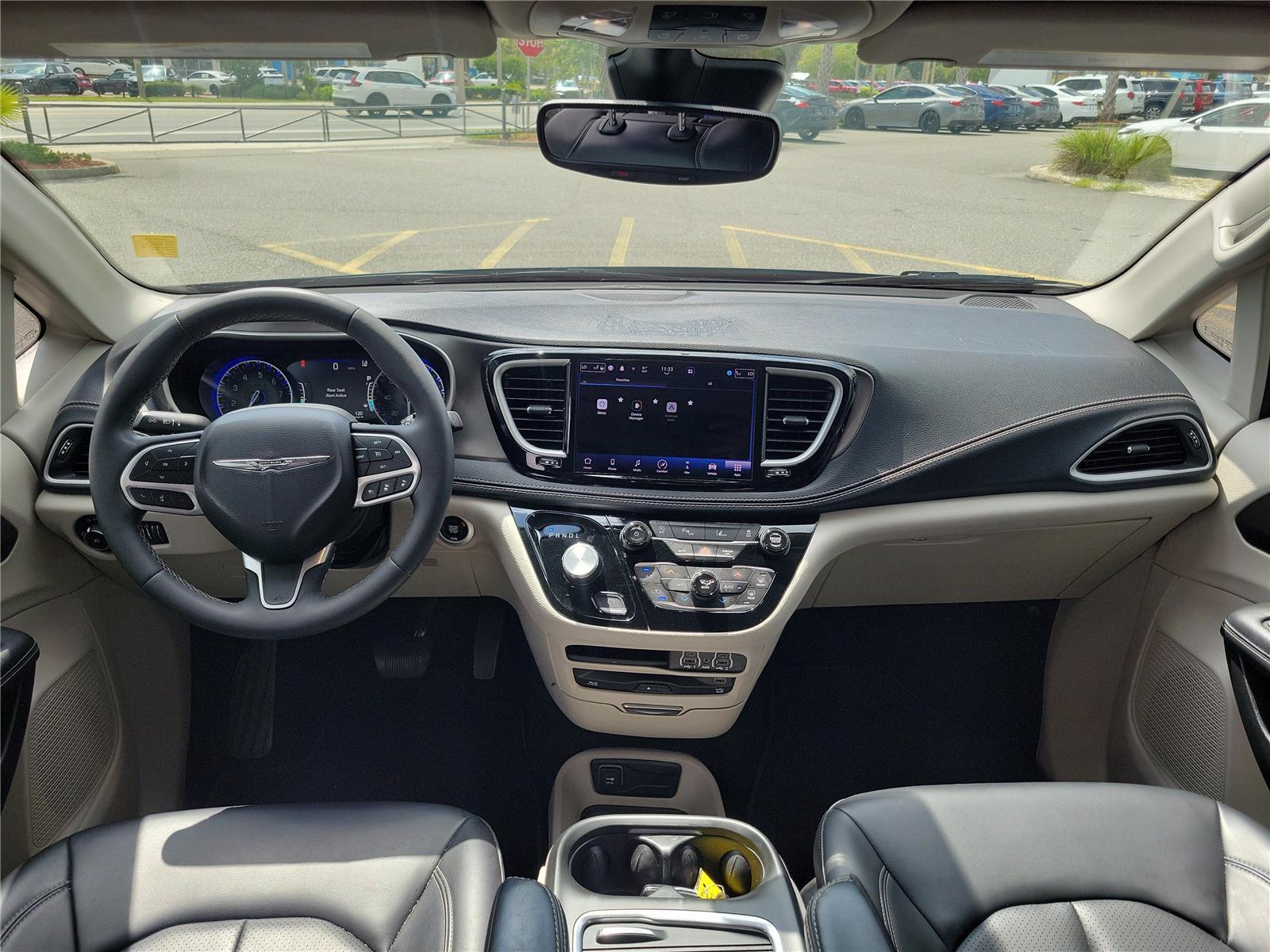 Used 2023 Chrysler Pacifica Van