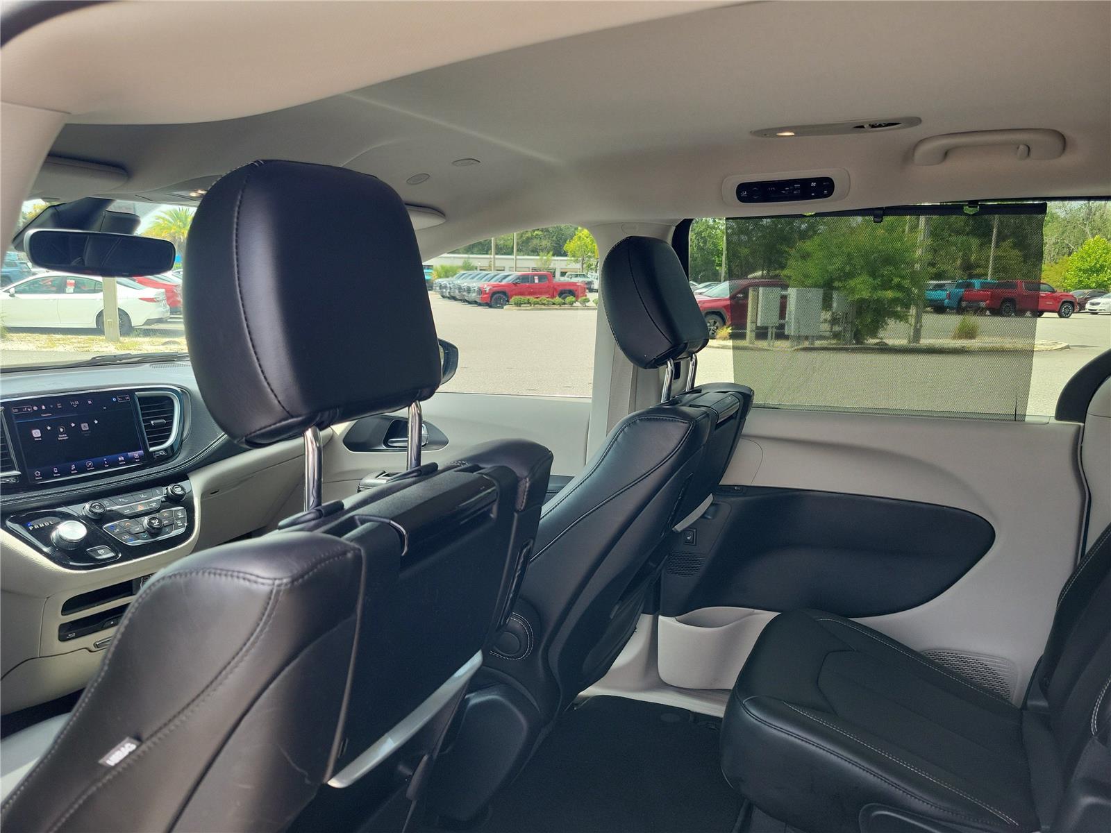 Used 2023 Chrysler Pacifica Van