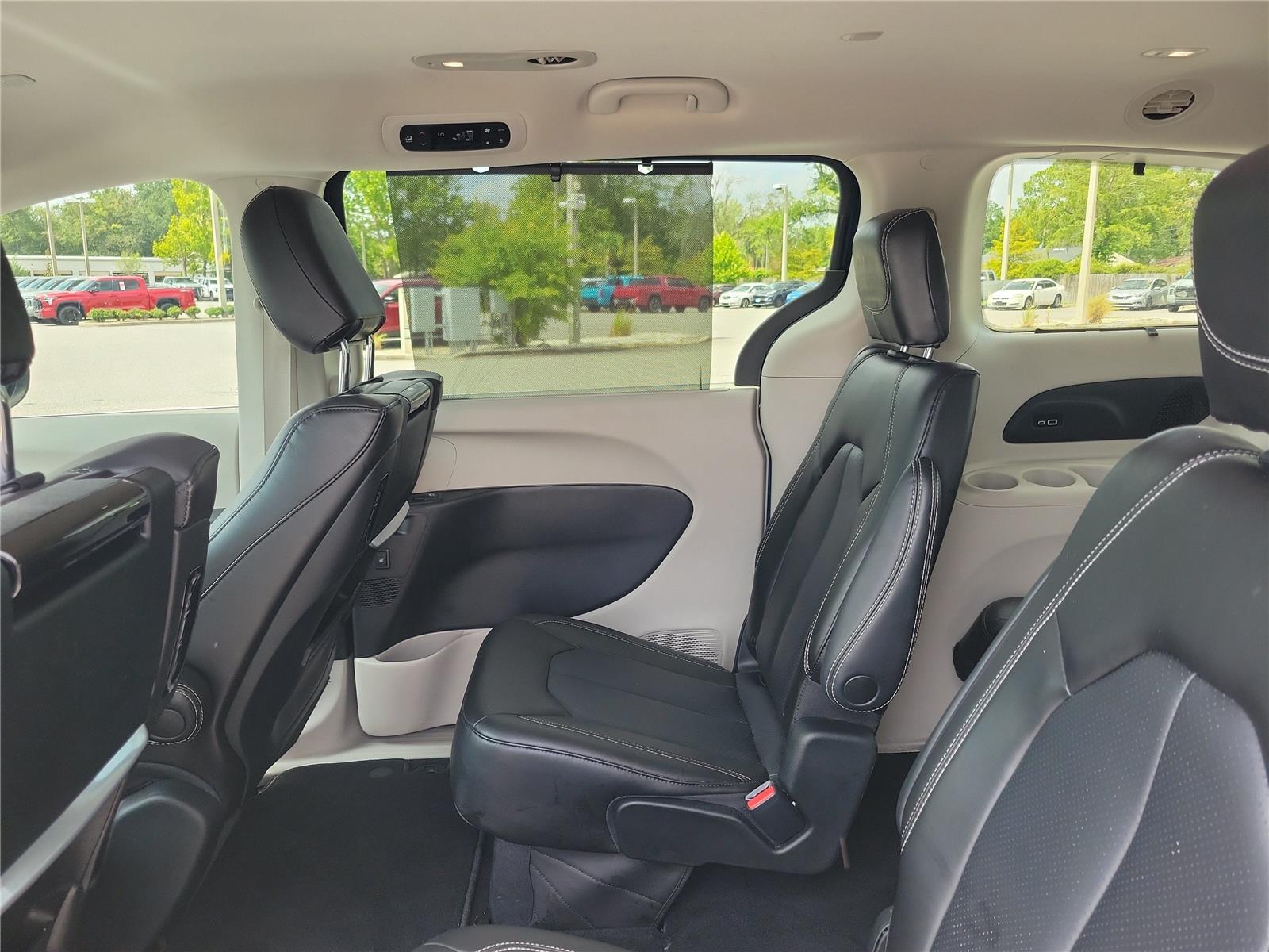Used 2023 Chrysler Pacifica Van