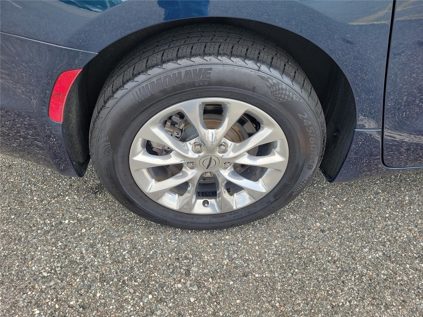 Used 2023 Chrysler Pacifica Van