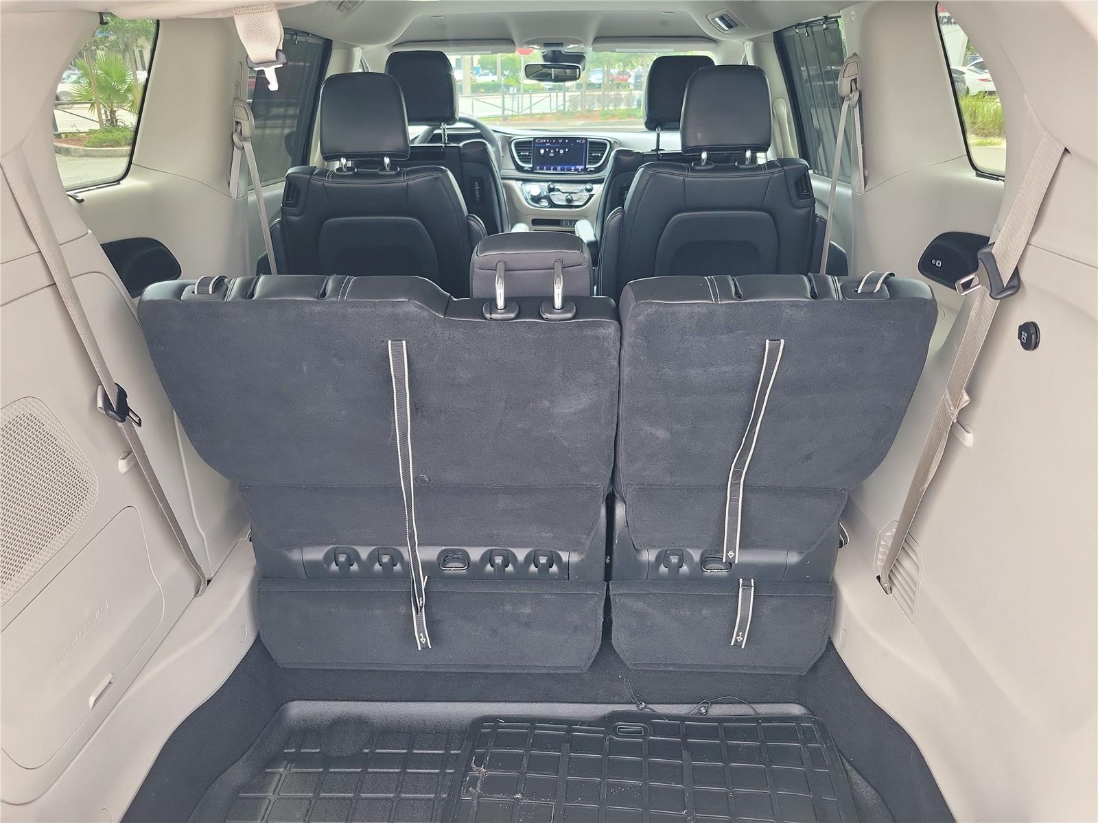 Used 2023 Chrysler Pacifica Van