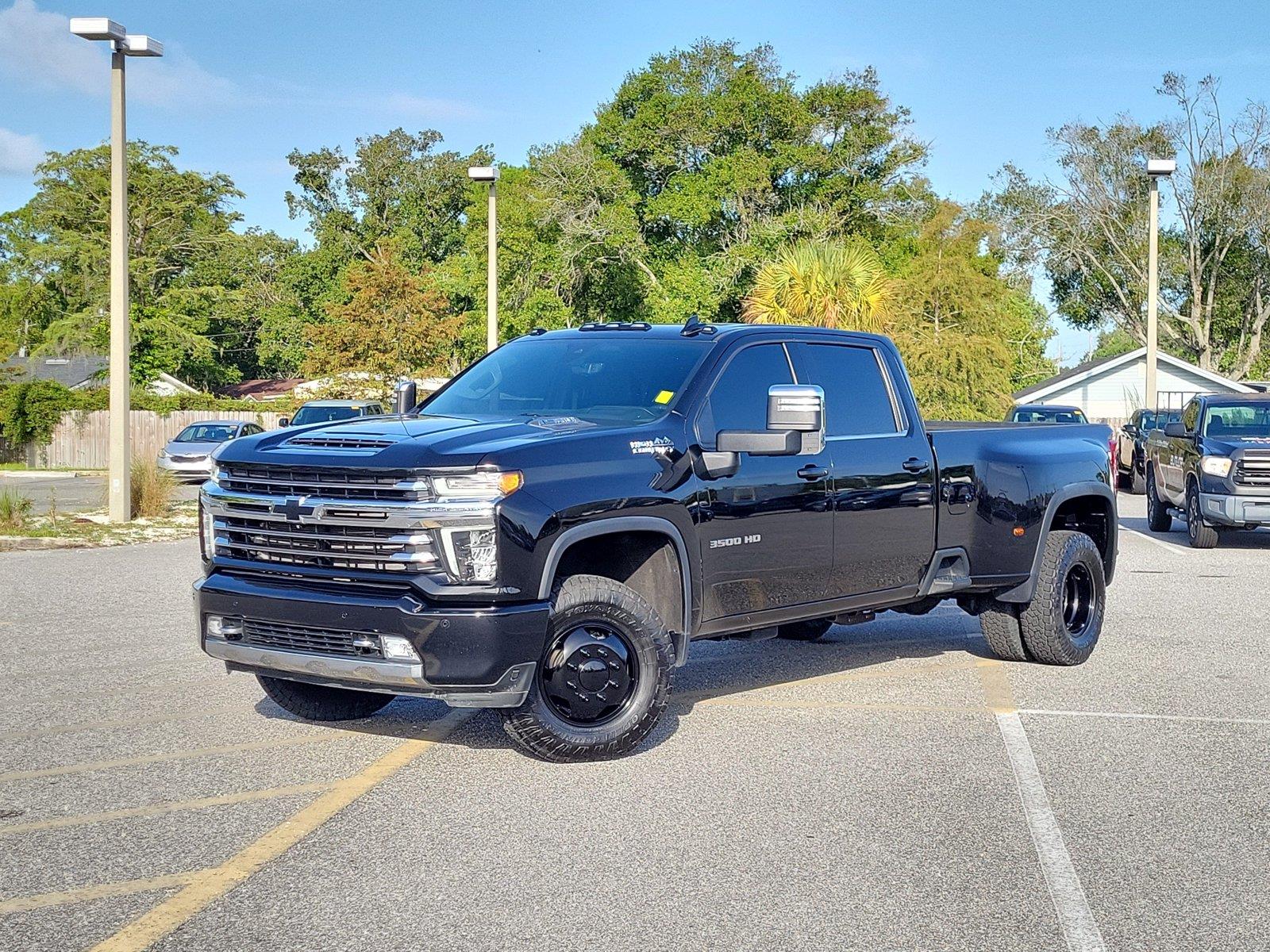 Mosaic Black Metallic 2022 Chevrolet Silverado 3500HD Pickup Truck Four-Wheel Drive Automatic
