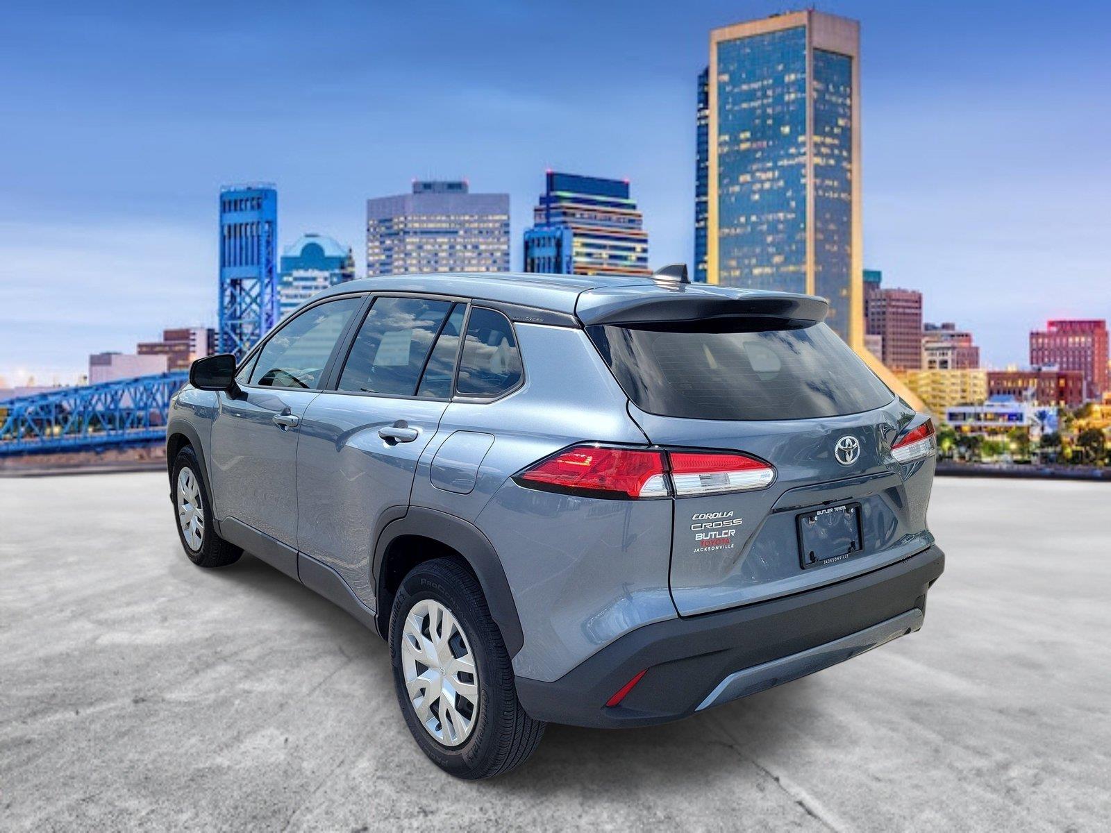 Used 2025 Toyota truck COROLLA CROSS Sedan