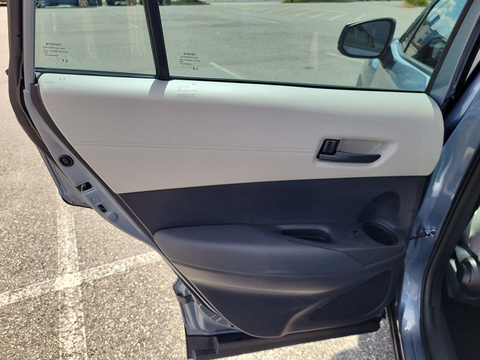 Used 2025 Toyota truck COROLLA CROSS Sedan