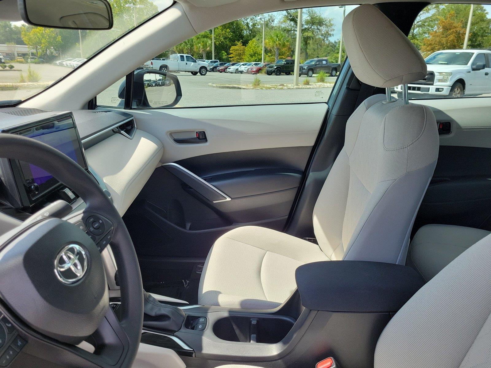 Used 2025 Toyota truck COROLLA CROSS Sedan