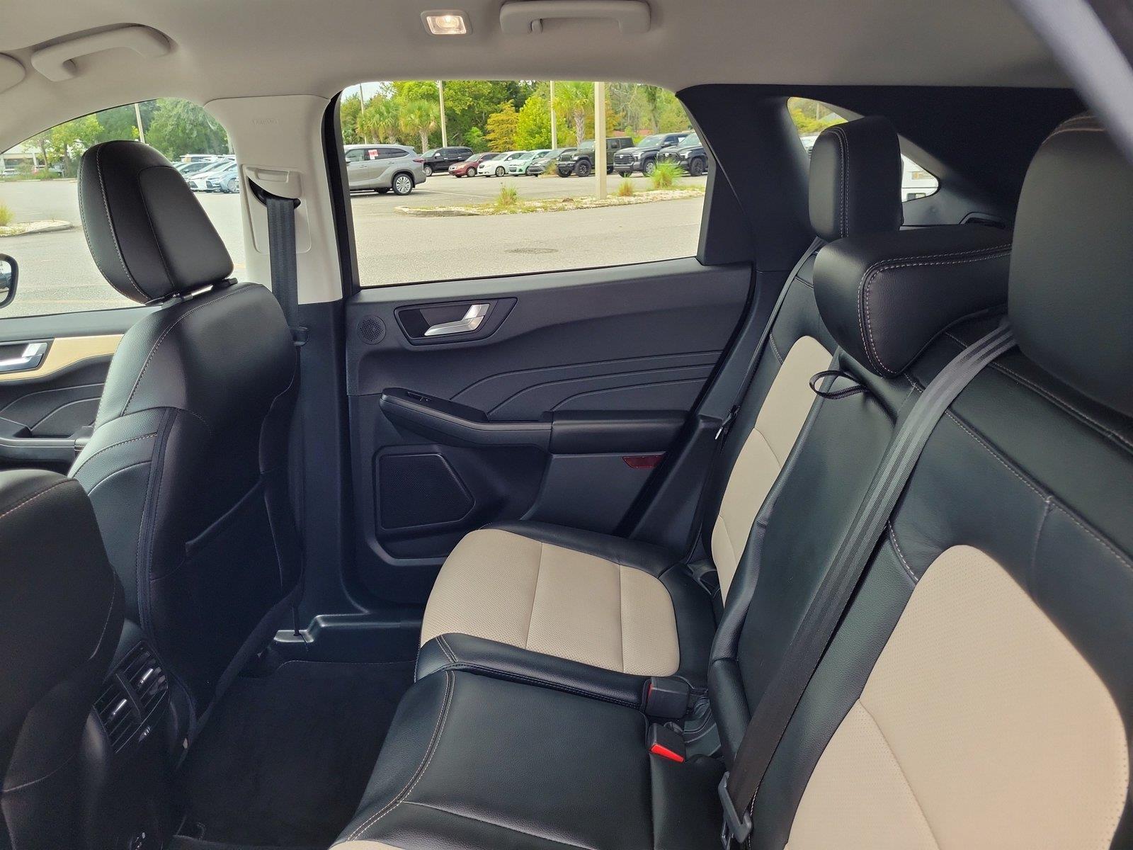 Used 2022 Ford truck ESCAPE Sedan