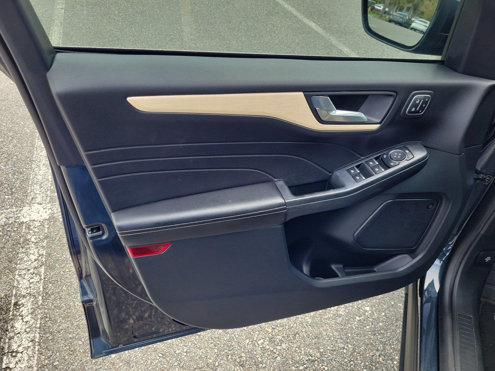 Used 2022 Ford truck ESCAPE Sedan
