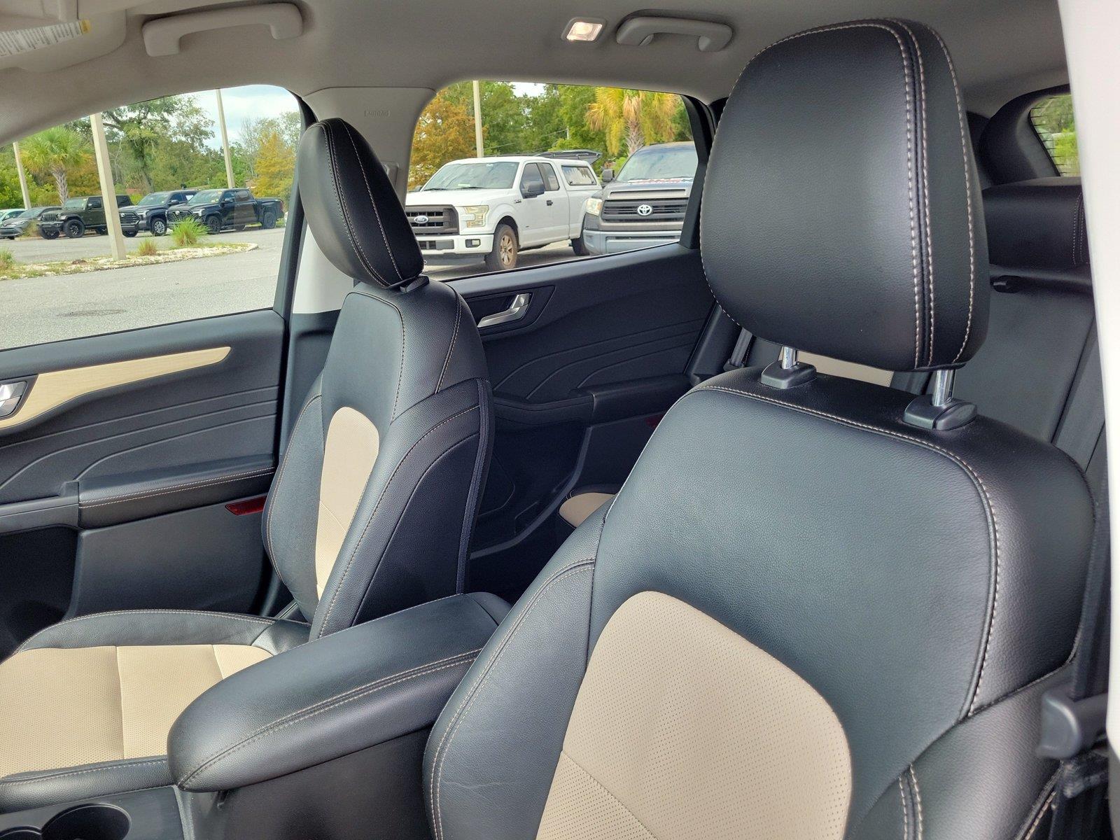 Used 2022 Ford truck ESCAPE Sedan