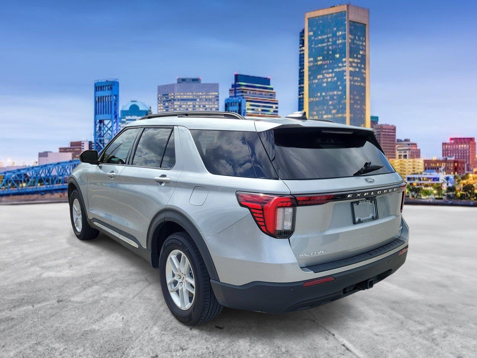 Used 2025 Ford Explorer SUV