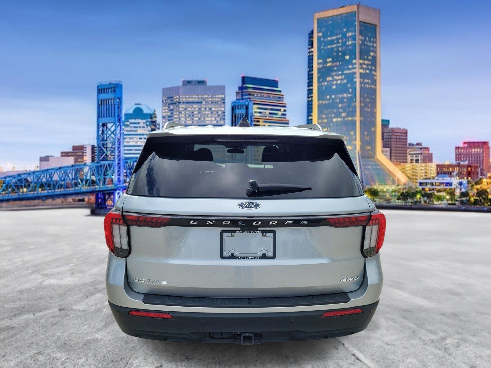 Used 2025 Ford Explorer SUV