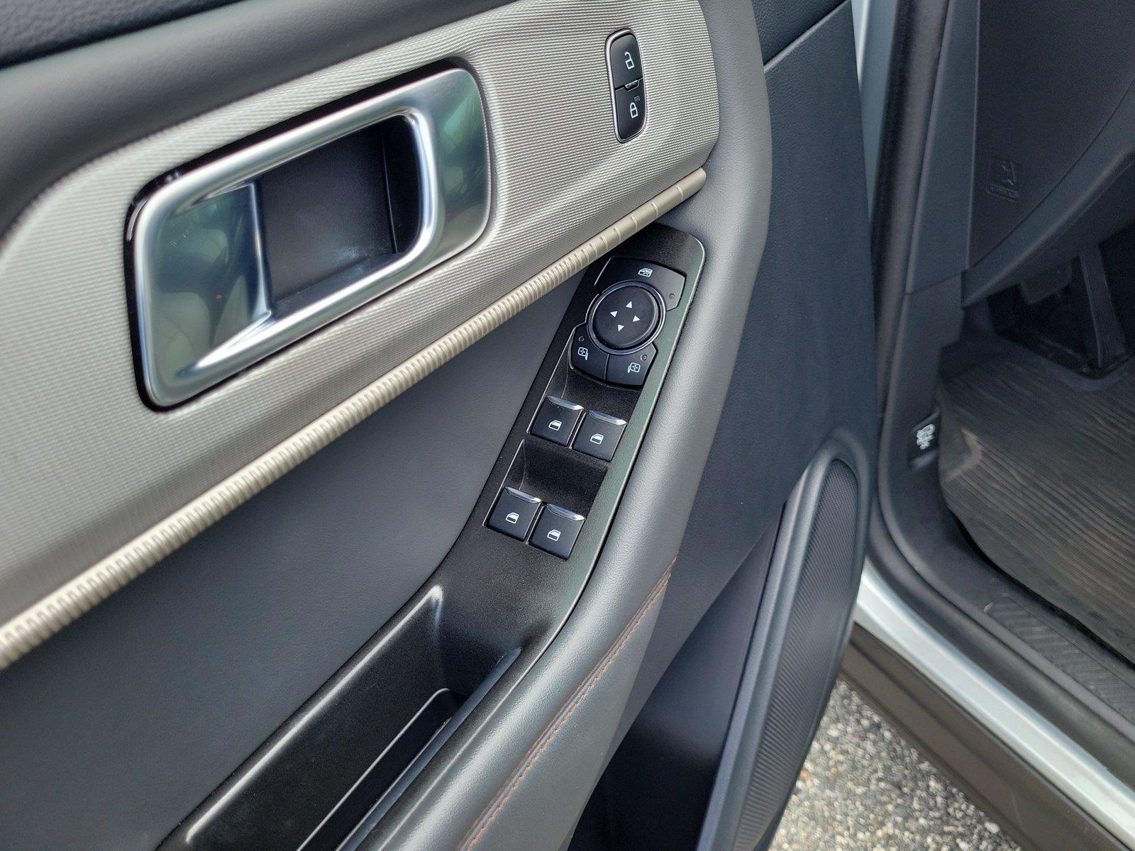 Used 2025 Ford Explorer SUV