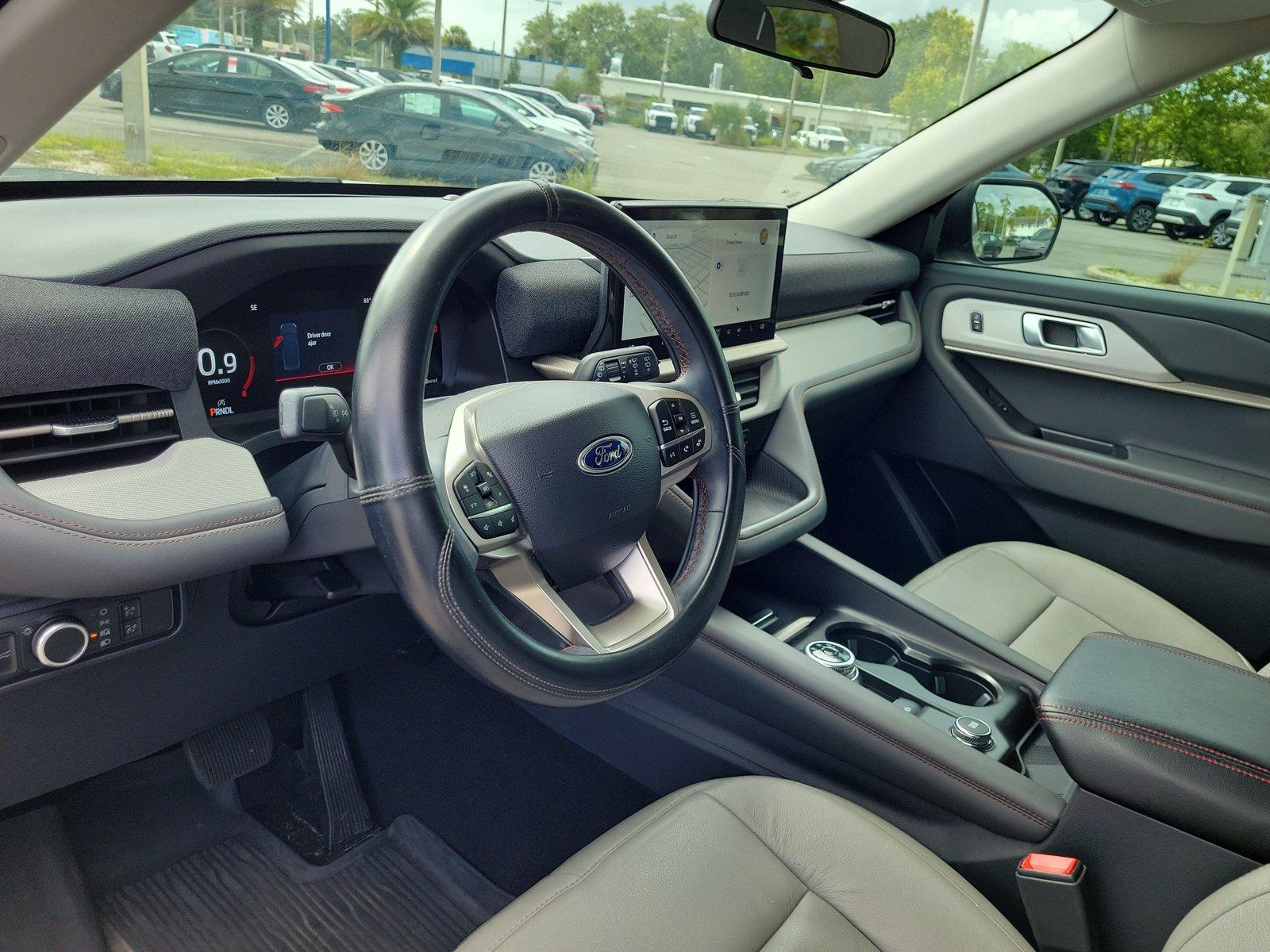 Used 2025 Ford Explorer SUV