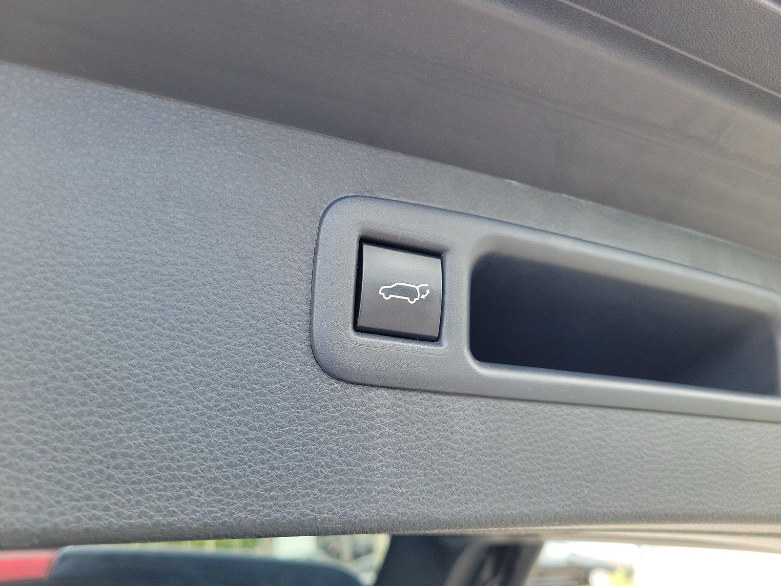 Used 2023 Toyota Highlander SUV