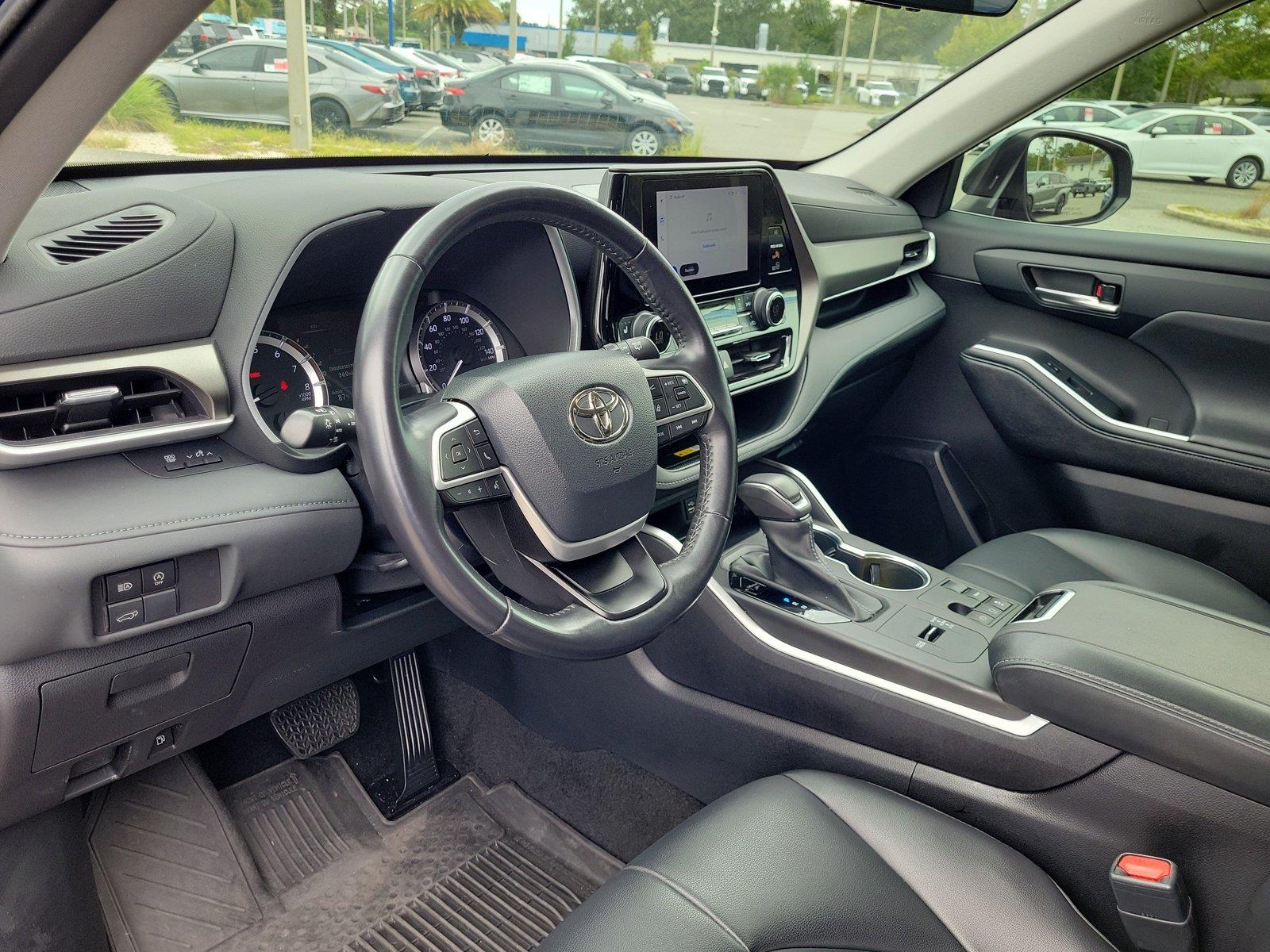 Used 2023 Toyota Highlander SUV