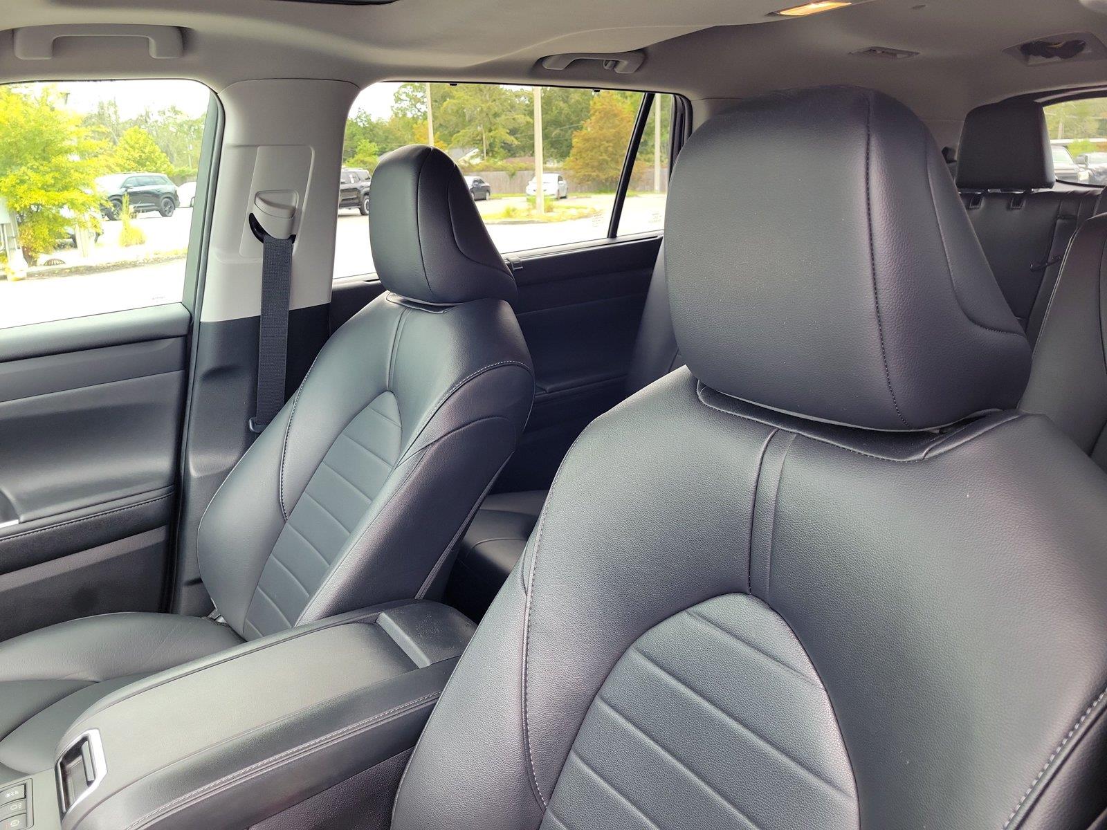Used 2023 Toyota Highlander SUV