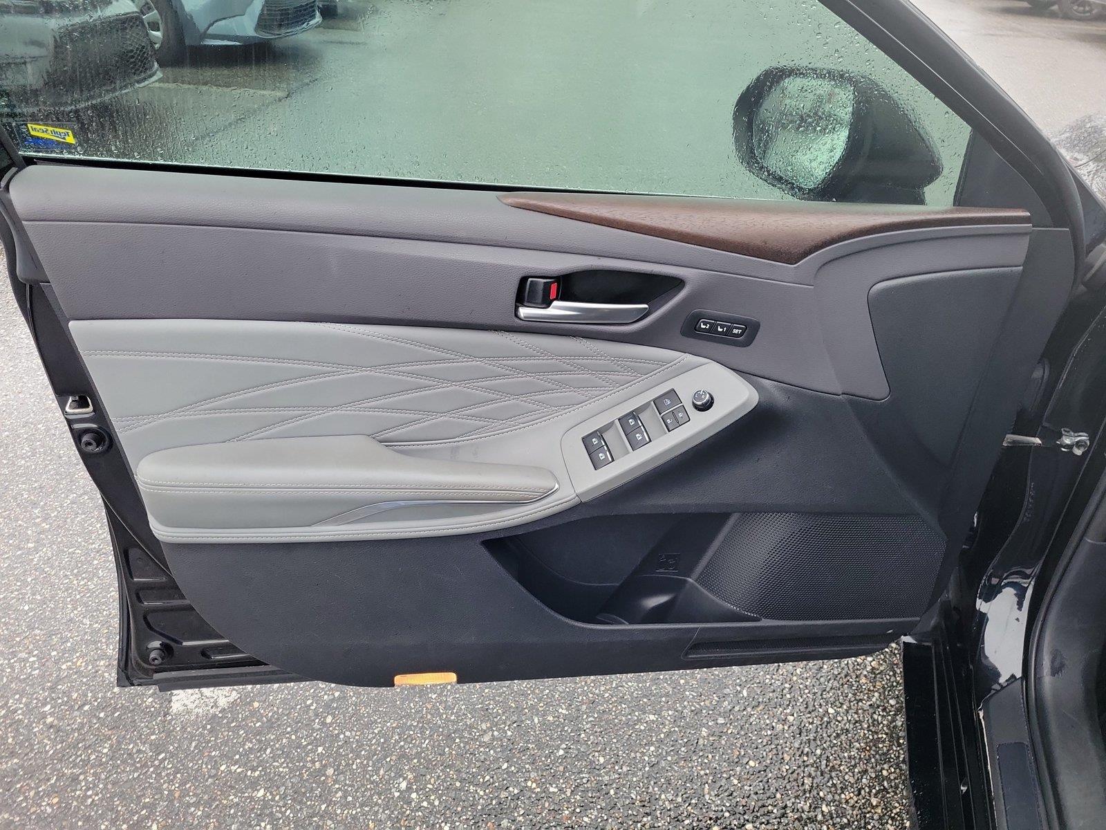Used 2019 Toyota Avalon Sedan
