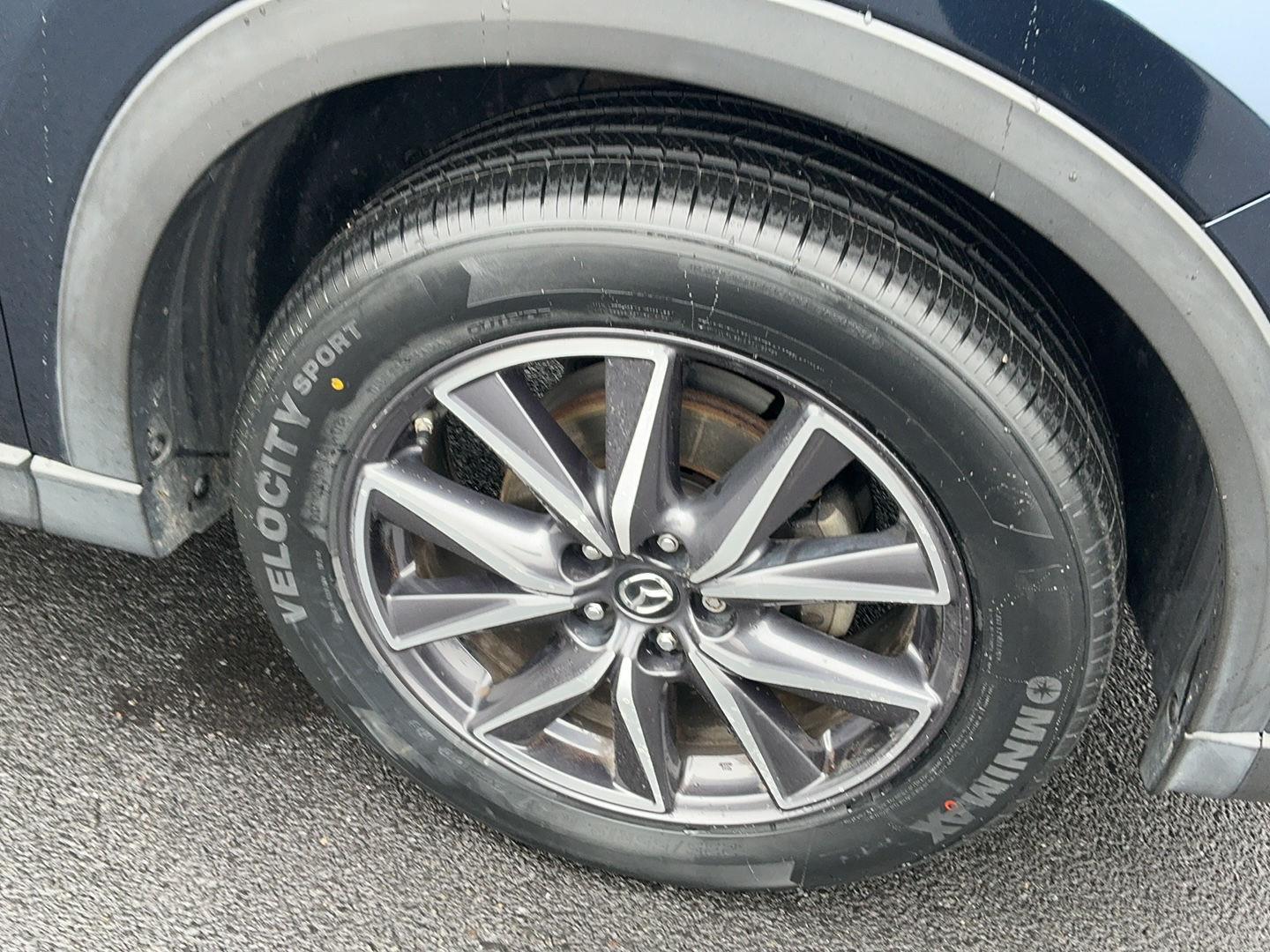 View vehicle photo 4