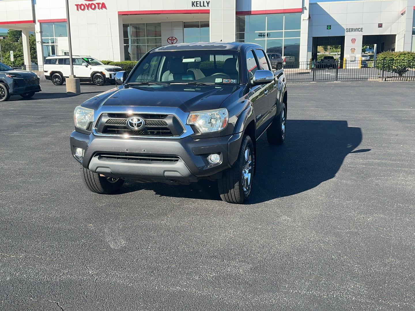 Magnetic Gray Metallic 2014 Toyota Tacoma Double Cab SB V6 4WD Pickup Truck Four-Wheel Drive 5-Speed Automatic