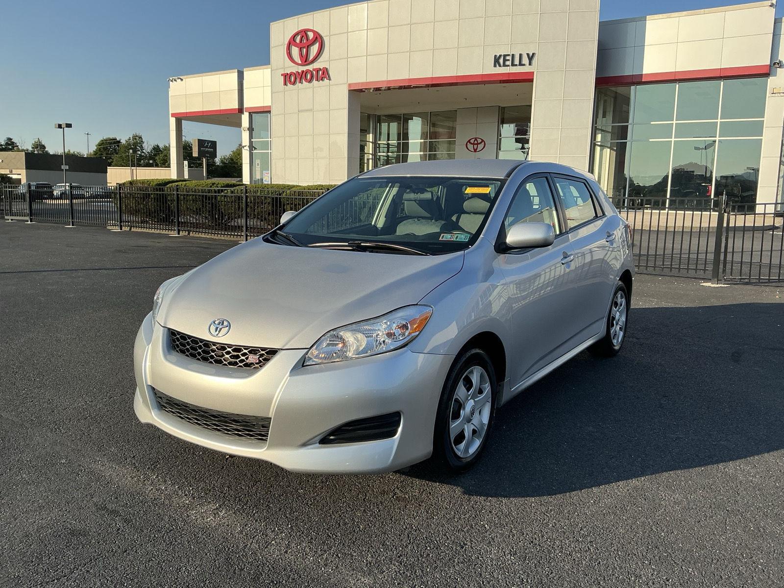 Classic Silver Metallic 2009 Toyota Matrix Hatchback All-Wheel Drive 4-Speed Automatic