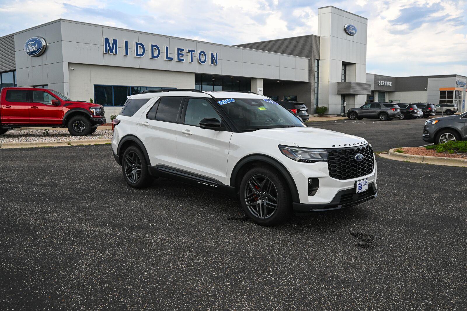 Star White Metallic Tri-Coat 2025 Ford Explorer SUV / Crossover All-Wheel Drive Automatic