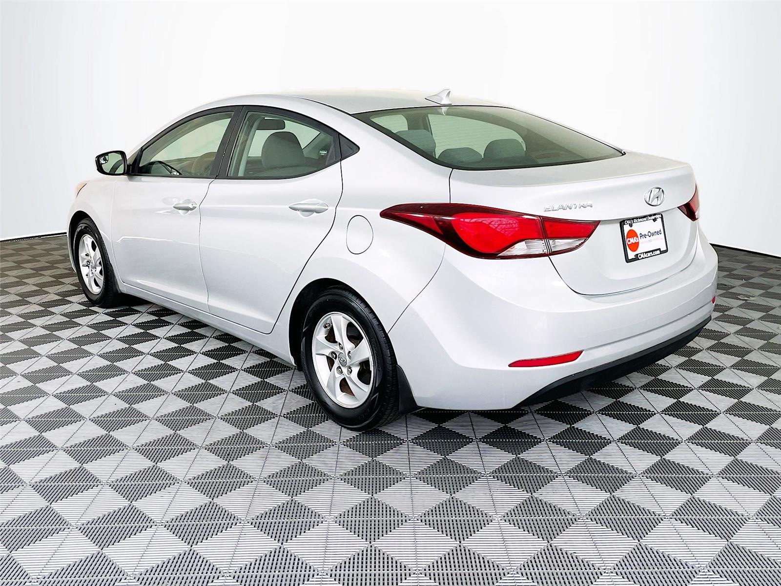 View vehicle photo 4