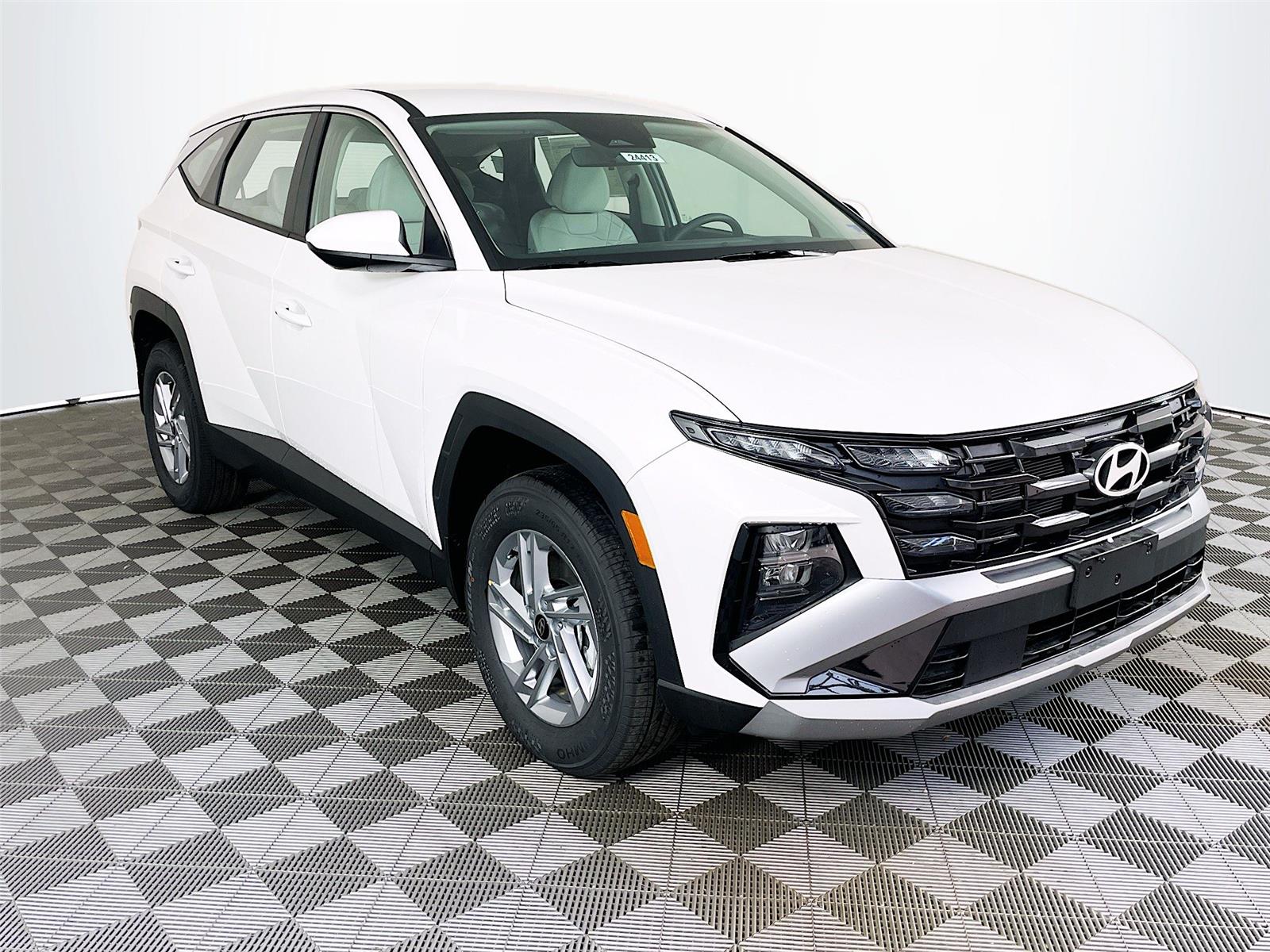 Serenity White Pearl 2026 Hyundai Tucson SE AWD SUV / Crossover All-Wheel Drive Automatic