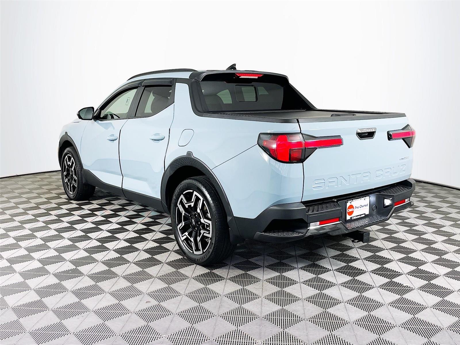 View vehicle photo 6