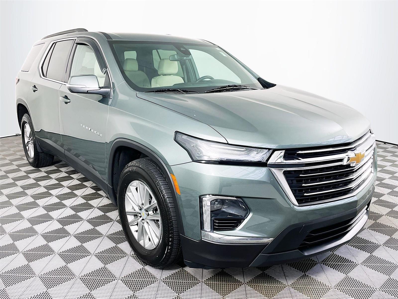 Silver Sage Metallic 2023 Chevrolet Traverse LT Cloth FWD SUV / Crossover Front-Wheel Drive 9-Speed Automatic