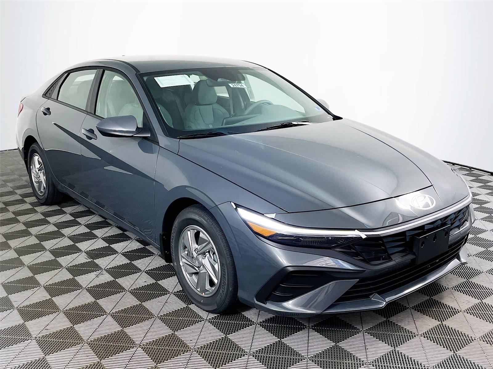 Ecotronic Gray 2026 Hyundai Elantra Sedan Front-Wheel Drive Continuously Variable Transmission